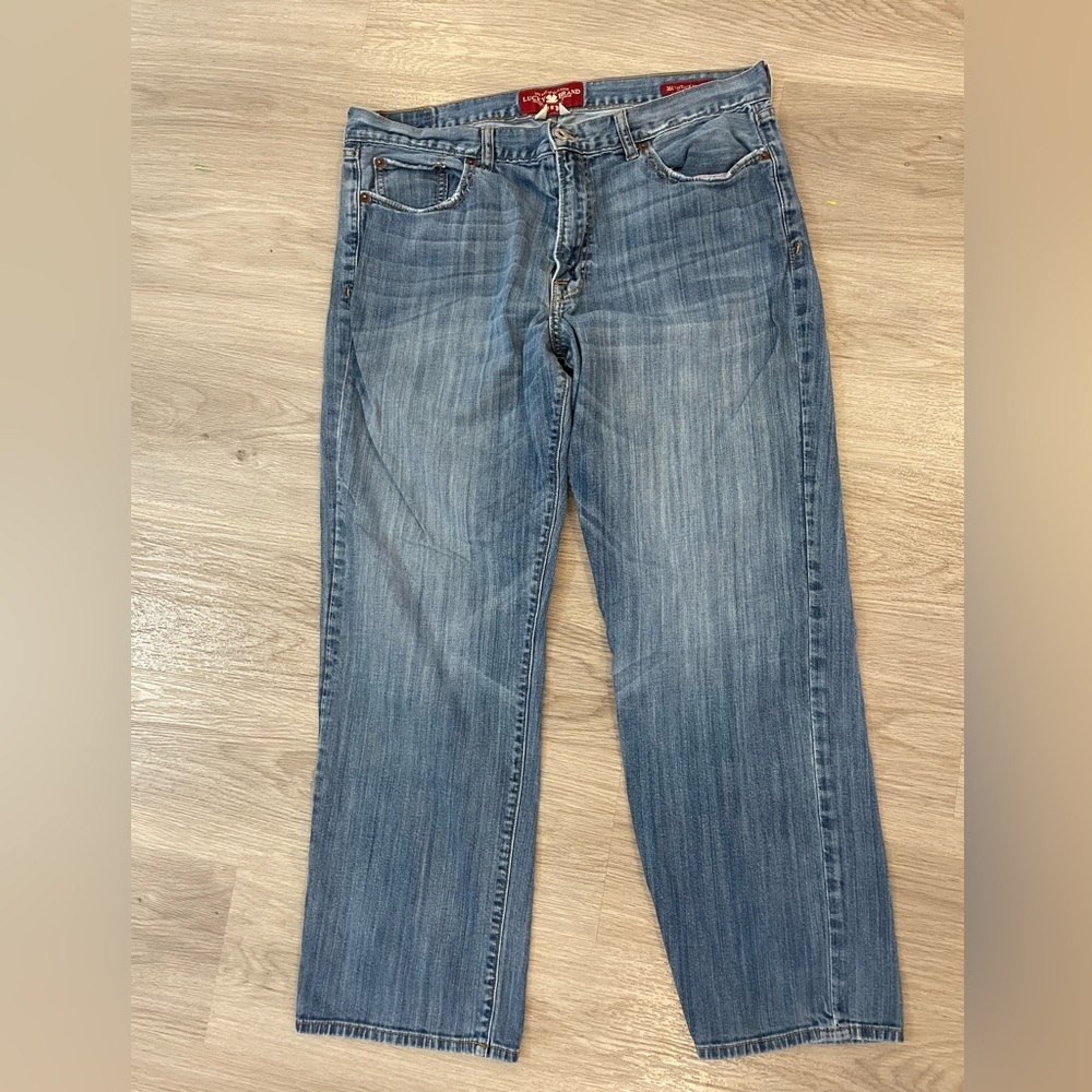 Lucky brand men’s 361 vintage straight blue jeans, Size 36 and 29” inseam.